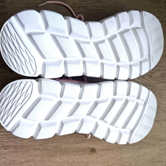 NEW Peach Walking Shoes w decorative mesh size 9 - Picture 5 of 10